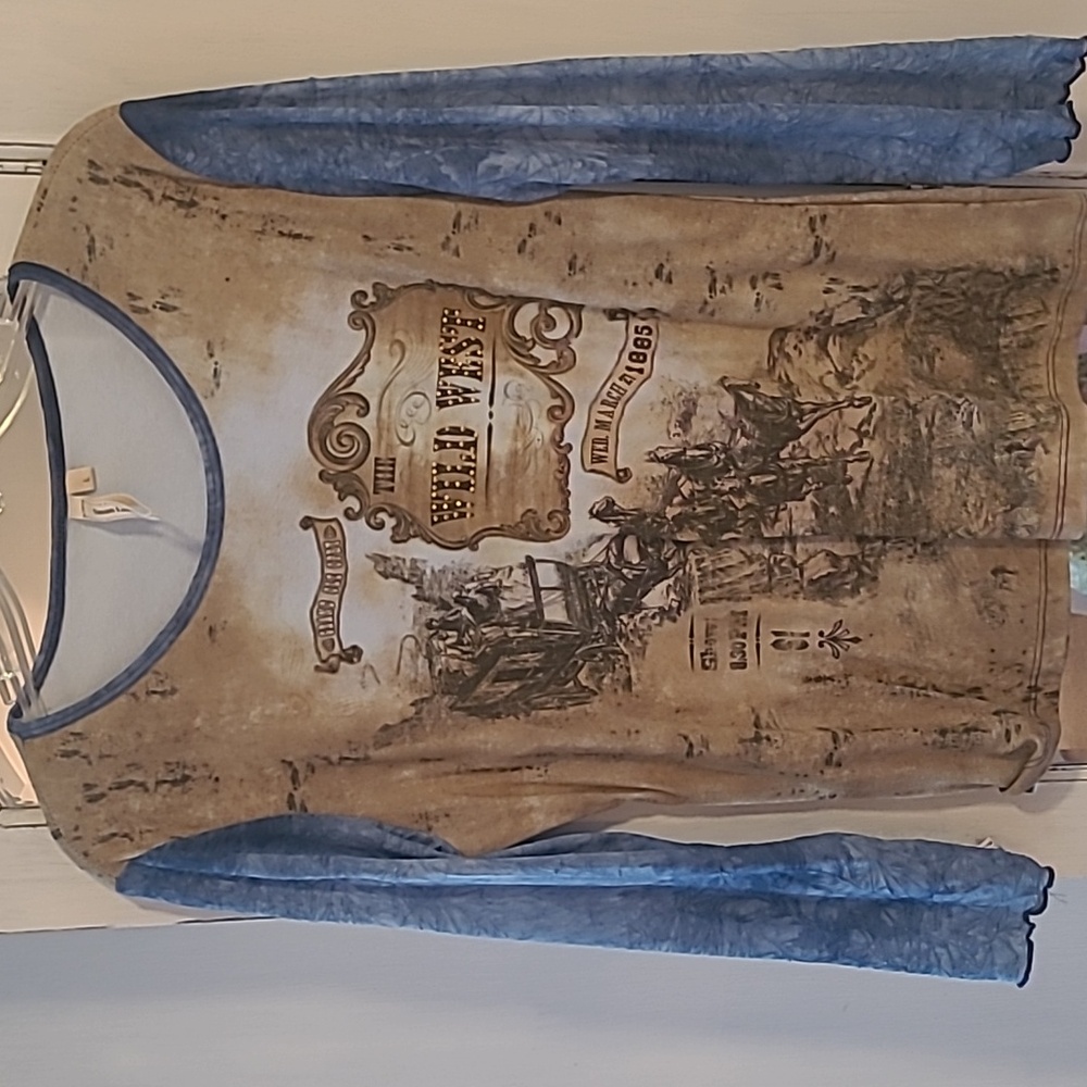 Embellished t-shirt/top